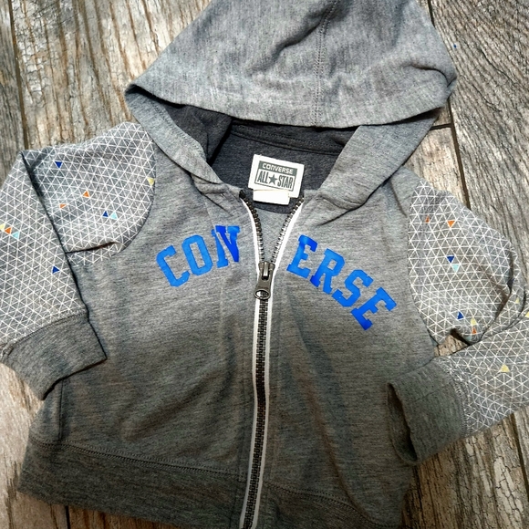 3 toddler Boy Hoodies, 18m/24m Dinoflauge, Converse & Camo print - Picture 10 of 12